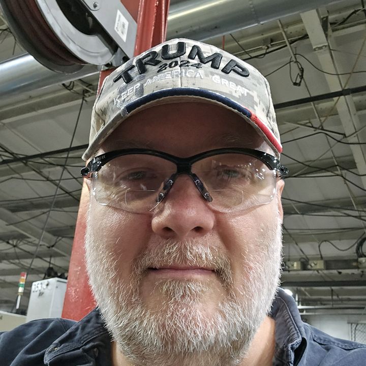 Robert Trosin - Tiktok Profile Picture of Robert Trosin (@rob213512) on Tiktok