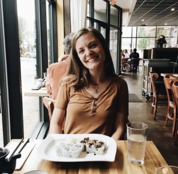 Profile Picture of Lindsey Froneberger (@lfroneberger) on Poshmark