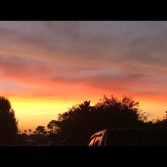 Loni Davis - Poshmark Profile Picture of Loni Davis (@lonidavis) on Poshmark