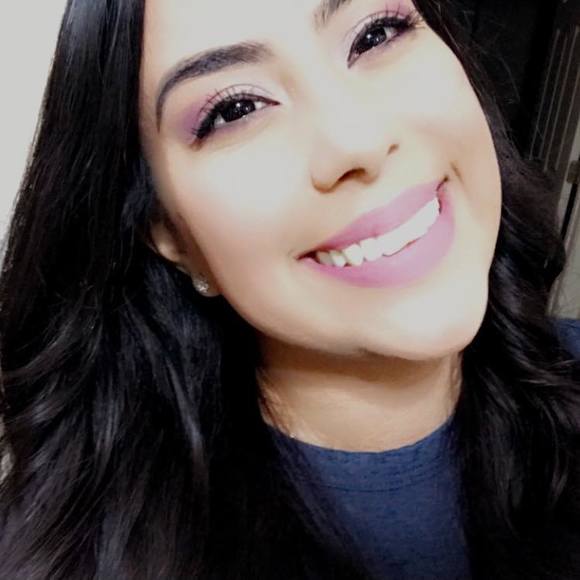 Profile Picture of Cassandra Tovar (@catherinecassie) on Poshmark