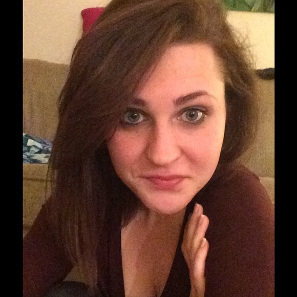 Profile Picture of Katelyn Schaefer (@katesclothes89) on Poshmark