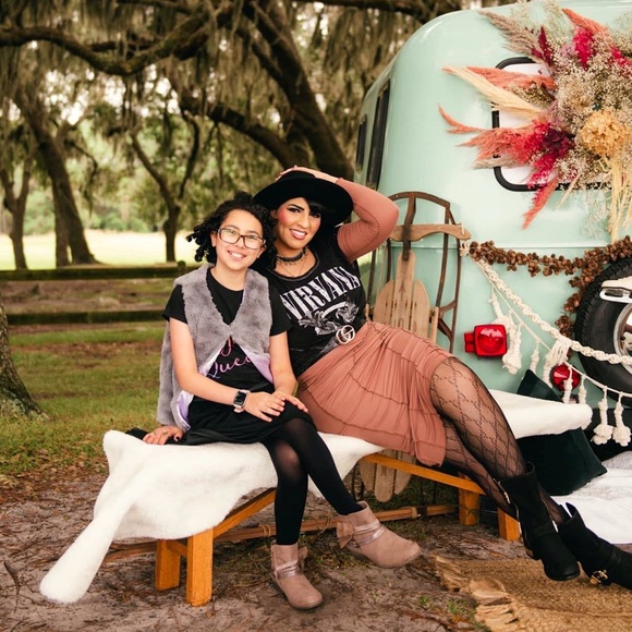 Melinda Antonious - Poshmark Profile Picture of Melinda Antonious (@melantonious) on Poshmark