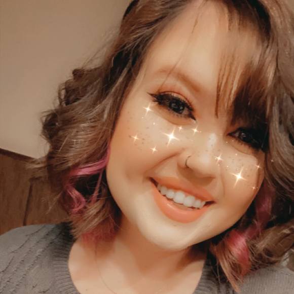 Profile Picture of Caitlyn Virts (@clvirts) on Poshmark