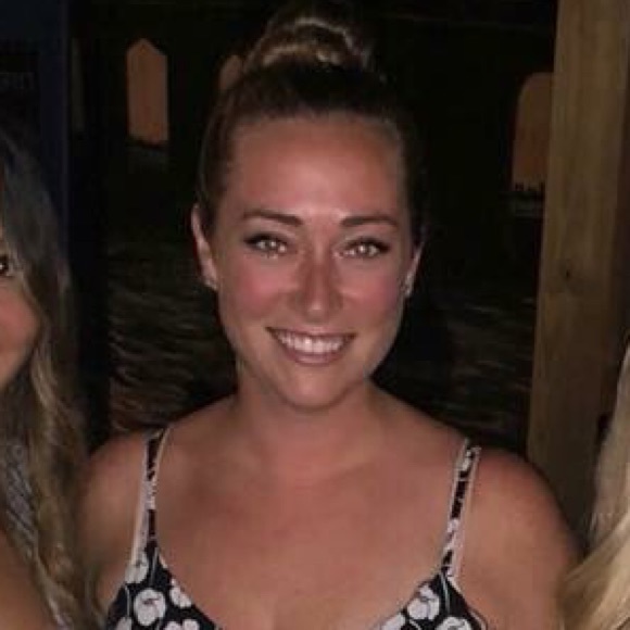 Profile Picture of Jodi Guttieri (@jodigirl21) on Poshmark