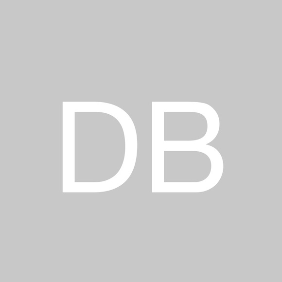 Profile Picture of Dustie Bayles (@dibayles) on Poshmark