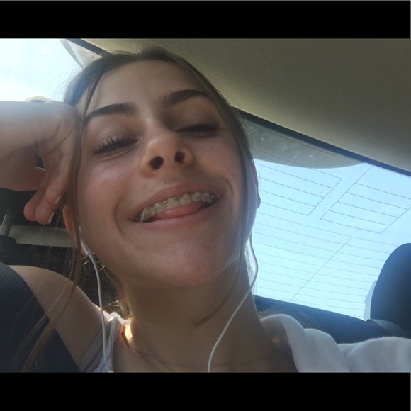 Profile Picture of Hanna Bobik (@hannabobik) on Poshmark
