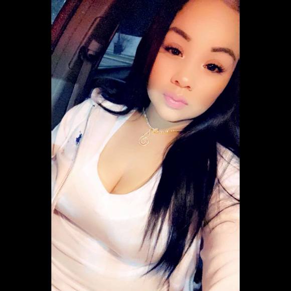 Profile Picture of Jessenia Santos (@jessenia3588) on Poshmark