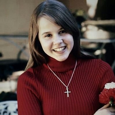 Profile Picture of Regan MacNeil (@ReganMacNeil8) on Twitter