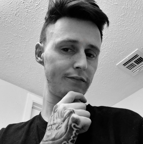 Profile Picture of Mike Kern (@mikekern2010) on Poshmark