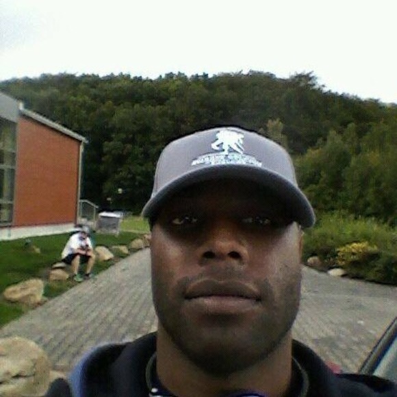 Profile Picture of Charles Pointer (@cuttycp3) on Poshmark