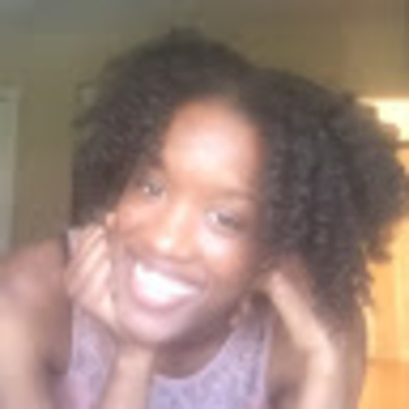 Profile Picture of Christina Segars (@christinasegars) on Poshmark