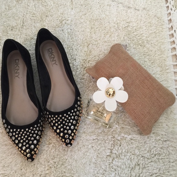 Profile Picture of Linette Sanchez (@lissa2010) on Poshmark