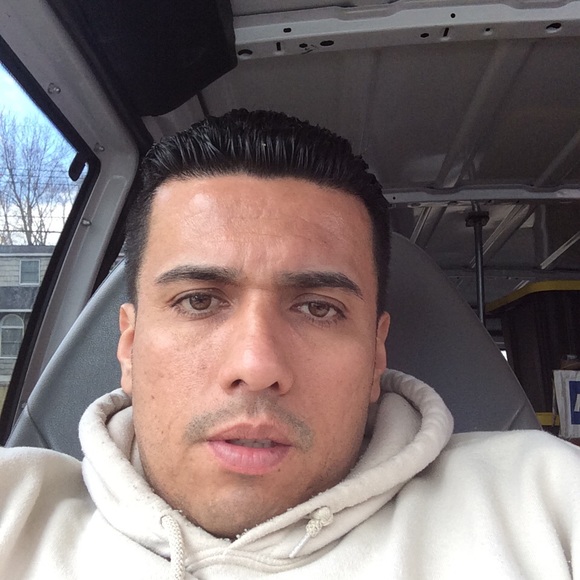 Profile Picture of Cesar Jara (@chetojara) on Poshmark