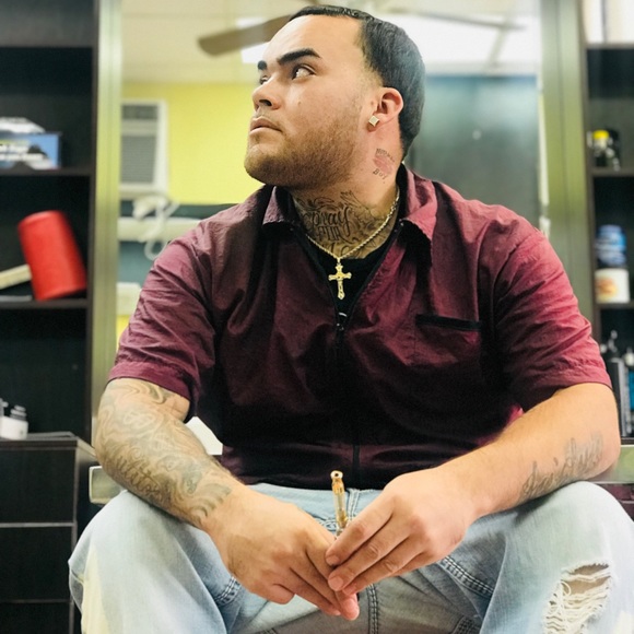 Profile Picture of Joshua Laureano (@savage_dice) on Poshmark