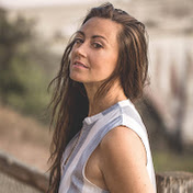 Profile Picture of Hillary Campbell (@HillaryCampbell) on Youtube