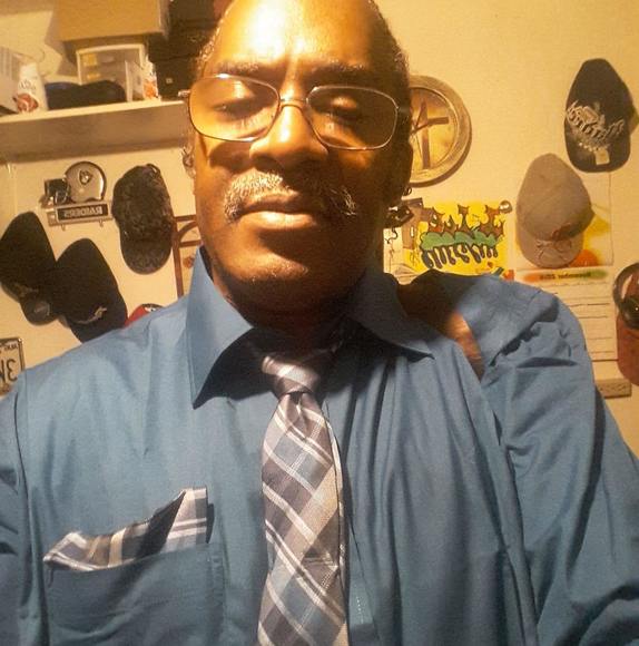 Profile Picture of James Mccray (@jamesmccray764) on Poshmark