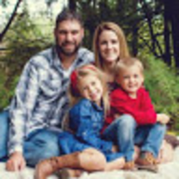 Profile Picture of Meredith Pietropola (@m_pietropola) on Poshmark