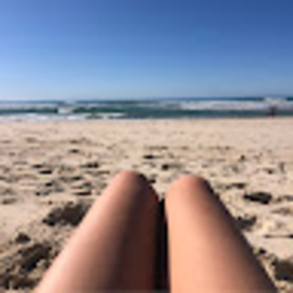 Profile Picture of Lydia Stenning (@lydiastenning7) on Poshmark