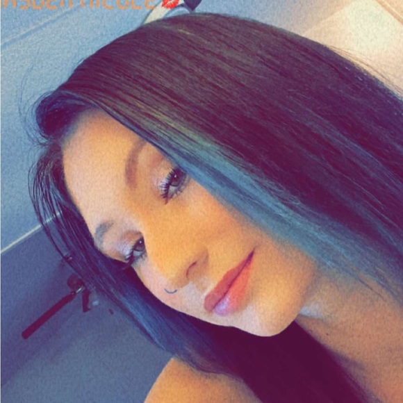 Profile Picture of Hayden Bracknell (@haydenbracknell) on Poshmark