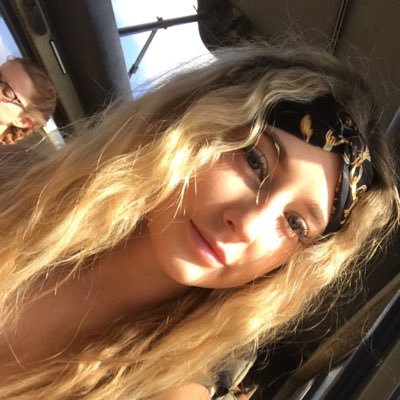 Profile Picture of Libby (@LibbyThomas2) on Twitter