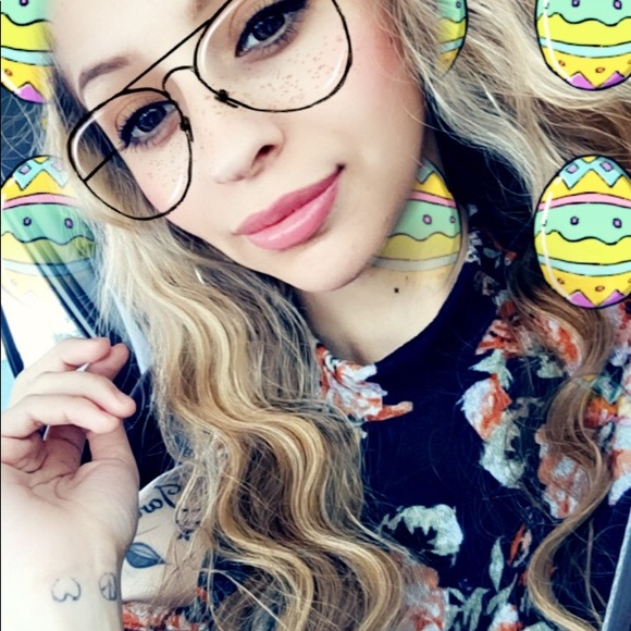 Profile Picture of Kimberly Camberos (@ckimberly24) on Poshmark