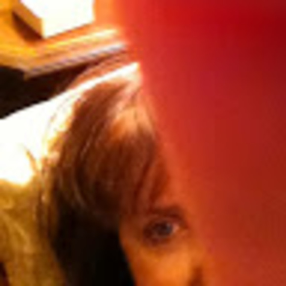 Profile Picture of Connie Luxton (@cxluxt) on Poshmark