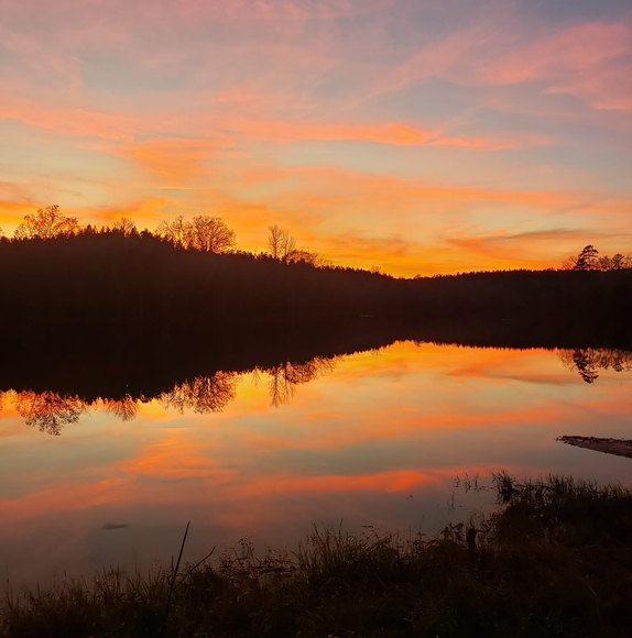 Profile Picture of April Hansen (@aprilhansen60) on Poshmark