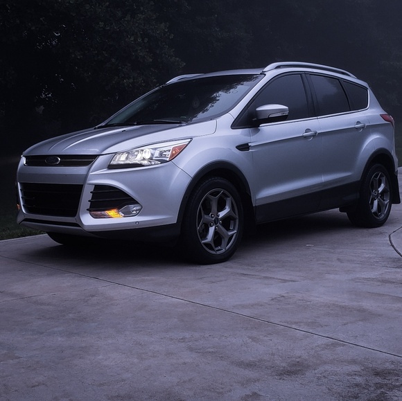 Profile Picture of Tanner Swain (@tswain1027) on Poshmark