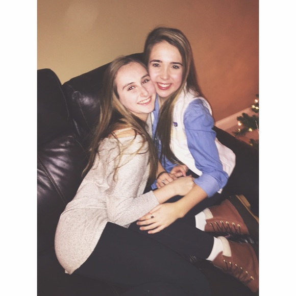 Profile Picture of Megan Sturgeon (@mcsturgeon) on Poshmark