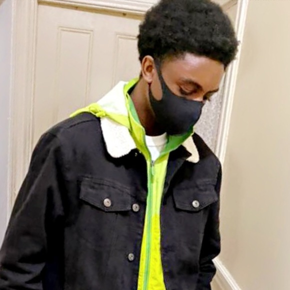 Profile Picture of David Burgess (@coolieboi_10) on Poshmark