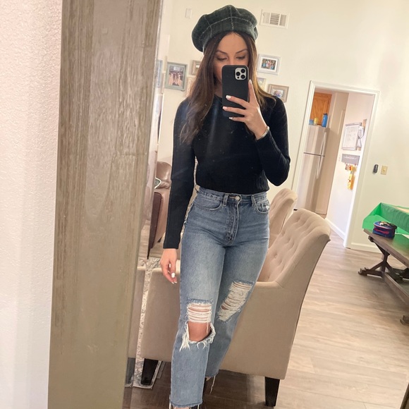 Profile Picture of Yesenia Cuevas (@seniaxo) on Poshmark