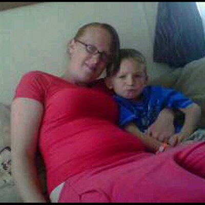 Profile Picture of Hayley Helm-cooper (@hotlips1986) on Twitter