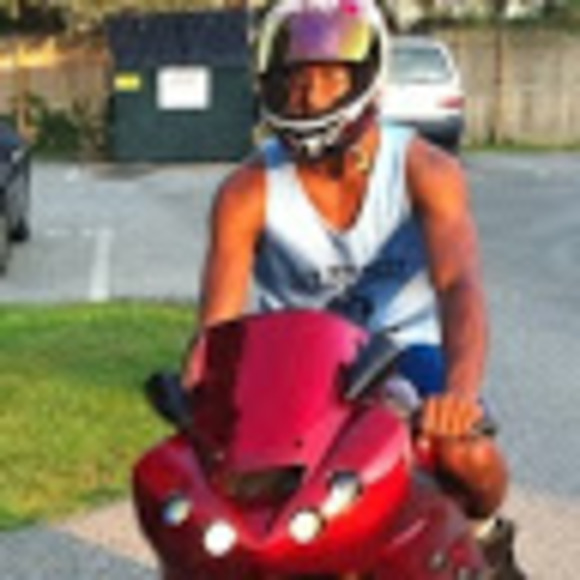 Profile Picture of Guye Weber (@ballingweb) on Poshmark