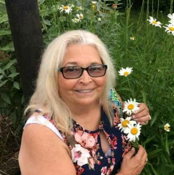 Profile Picture of Marcella Boyd (@marcellalaboyd) on Poshmark