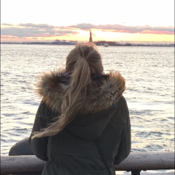 Profile Picture of !!!! ashley Anchor (@anchora23) on Poshmark