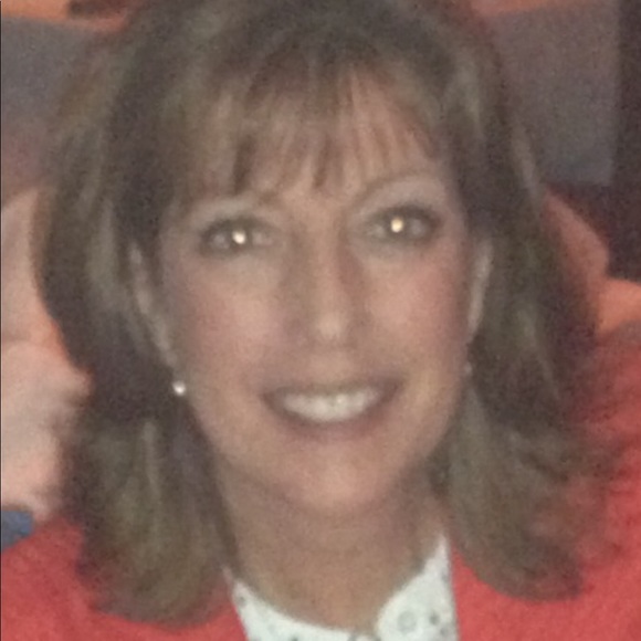 Profile Picture of Diane Lanahan (@dpl2) on Poshmark