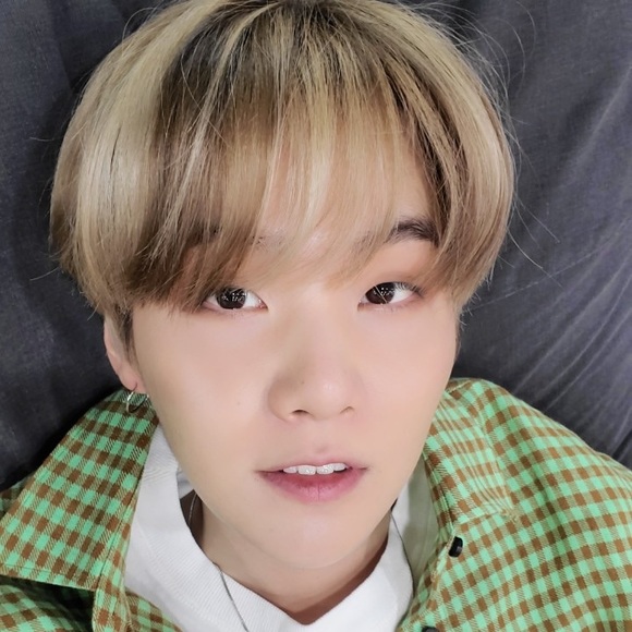 Profile Picture of Niki Grlica (@nikigrlixa) on Poshmark