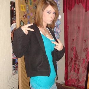 Profile Picture of Natalie Wakefield (@nat_grrl1390) on Myspace