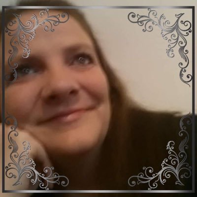 Profile Picture of Tanya Lee Null (@tanya_null) on Twitter