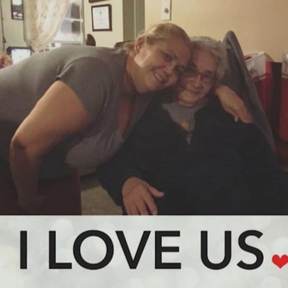 Profile Picture of Janet Cotto (@cjanetc0408) on Poshmark