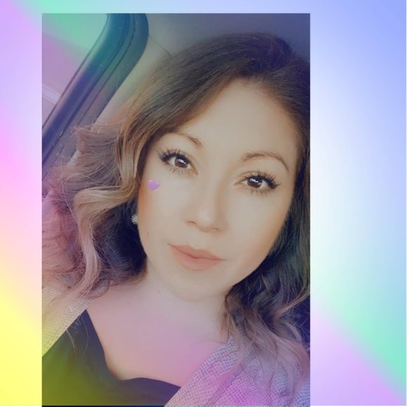 Profile Picture of Ruby Esparza (@labellaruby) on Poshmark