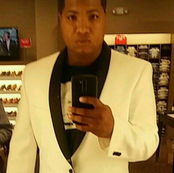 Profile Picture of Blake Harris (@bigfine16) on Poshmark