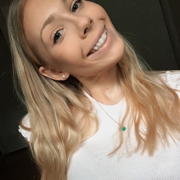 Profile Picture of Nicole Crescini (@ncrescini20) on Poshmark