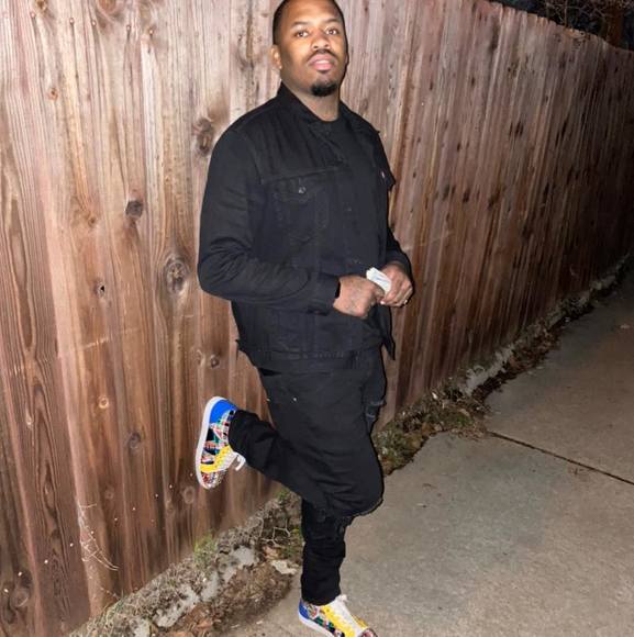 Profile Picture of Josiah Jones (@josiahjones) on Poshmark