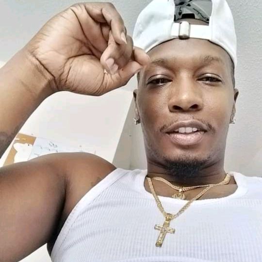 Profile Picture of Hazelton (@hazelton152) on Tiktok