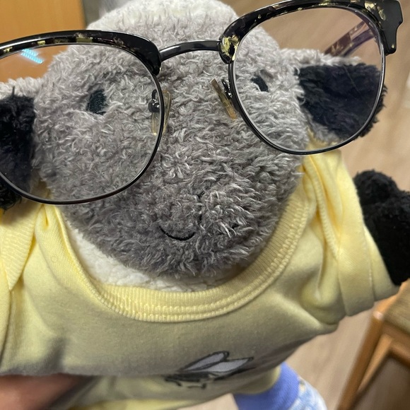 Profile Picture of Julia Arellano (@juliaarellano66) on Poshmark