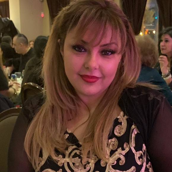 Profile Picture of Shirin Alizadeh (@shirinalizadeh) on Poshmark