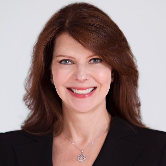 Profile Picture of Dareuscha Luczkiw (@dareuscha) on Poshmark