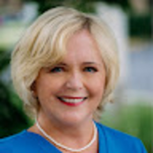 Profile Picture of Lori Farrell (@flori60) on Poshmark