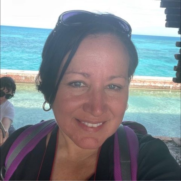 Profile Picture of Rachael Cardoza (@rachaelp272) on Poshmark